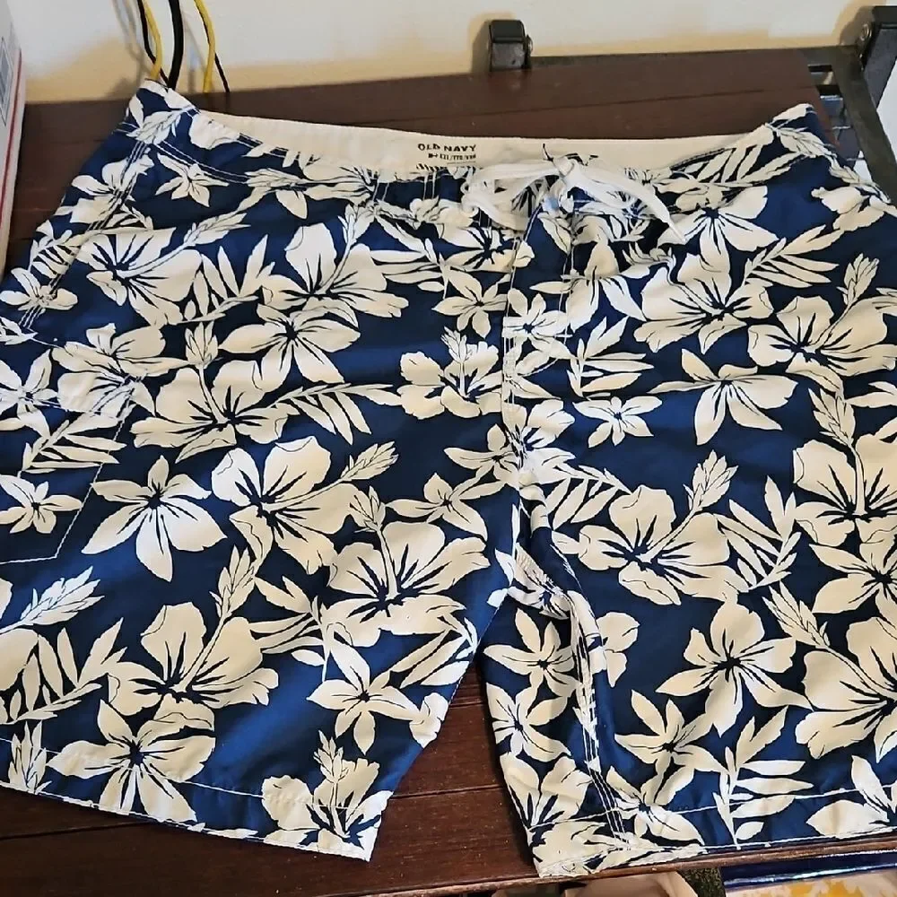Old Navy Men's Blue Floral Swim Shorts XXL